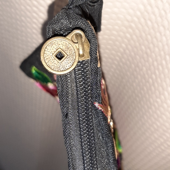 Stunning Embroidered Imported Handbag - Picture 3 of 7